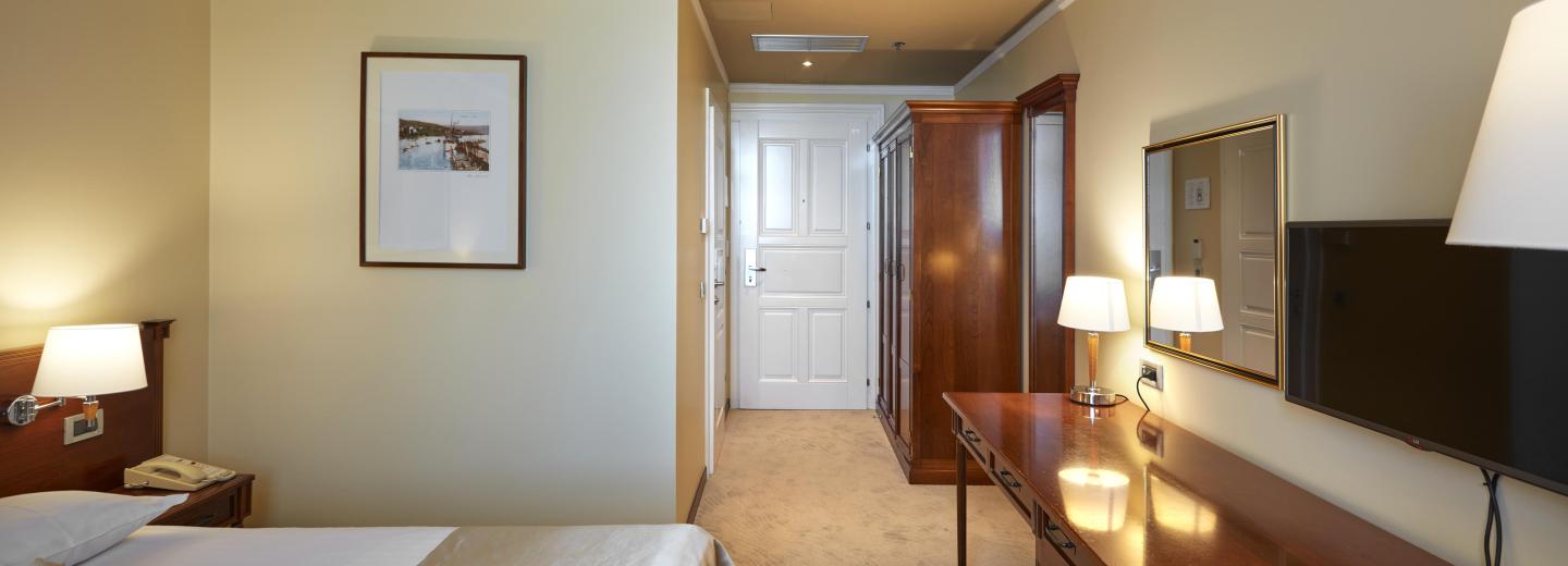 Szoba példa, Superior kétágyas szoba kilátása a tengerre