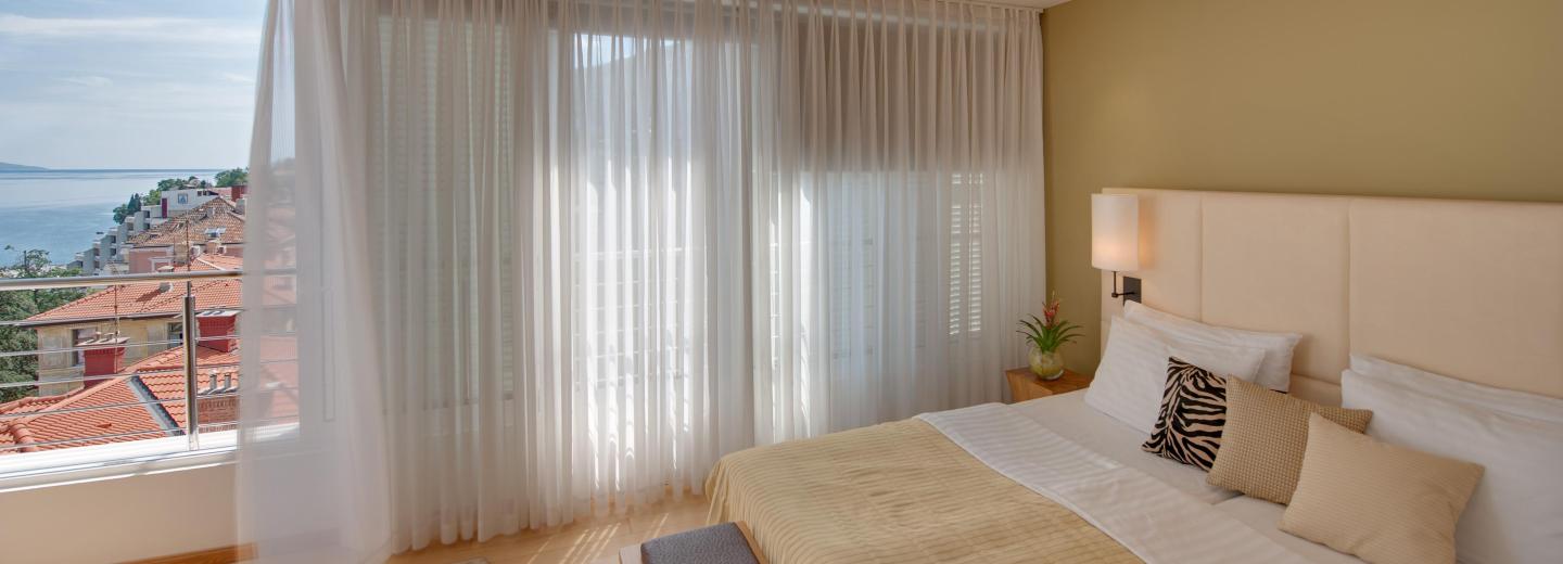 Szoba példa: TW01 Superior kétágyas szoba kilátása a tengerre