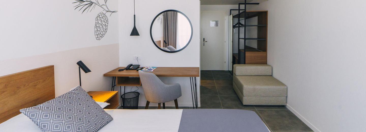 Szoba példa, „Comfort“ kétágyas szoba erkéllyel COM