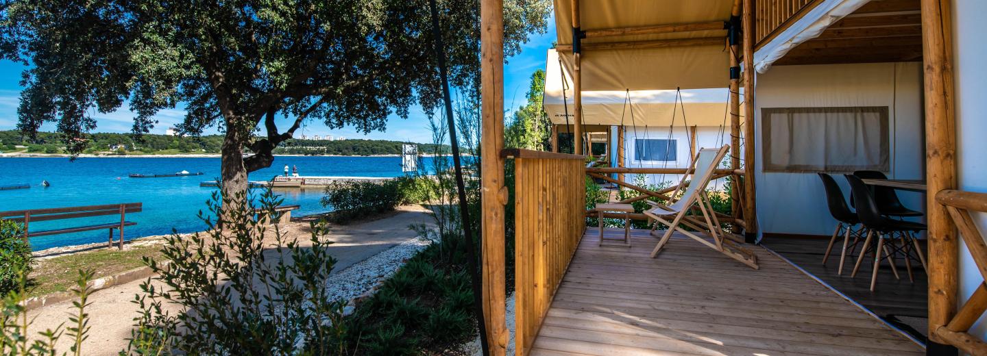 Szoba példa, Mobile Home Delxue terasz «VILLA»