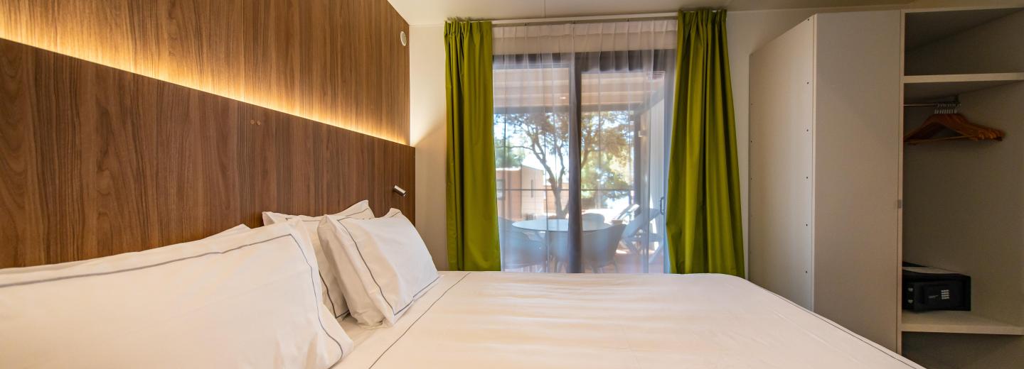 Szoba példa, Mobile Home Delxue terasz «VILLA»