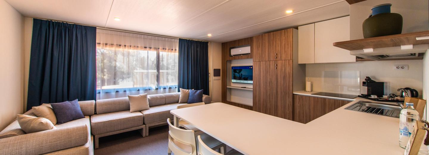 Szoba példa, Mobile Home Delxue terasz «VILLA»