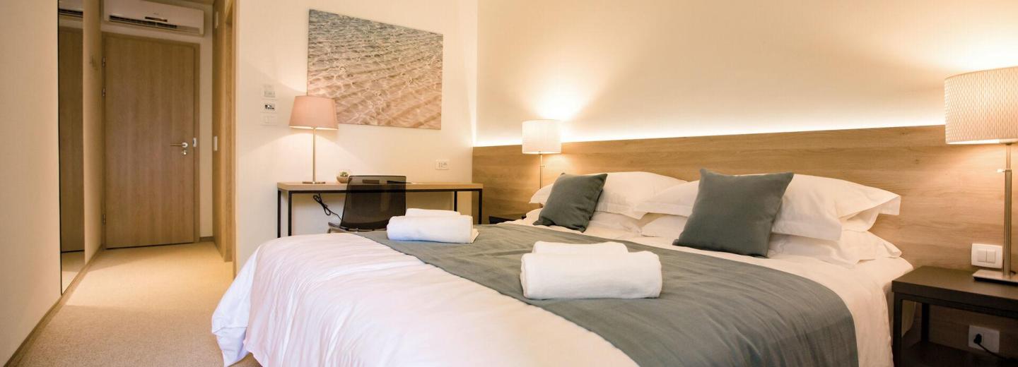 Szoba példa, Superior kétágyas szoba erkéllyel «S2BP»