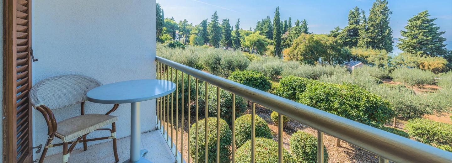 Kétágyas komfort szoba erkéllyel CS3B