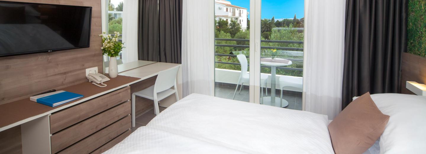 Zimmerbeispiel, Standard Doppelzimmer Nebenhaus Balkon