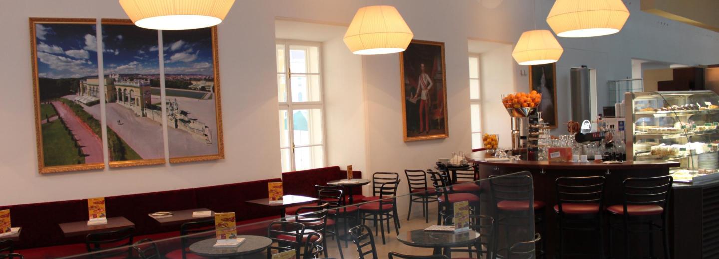 Schönbrunner kastélykávézó