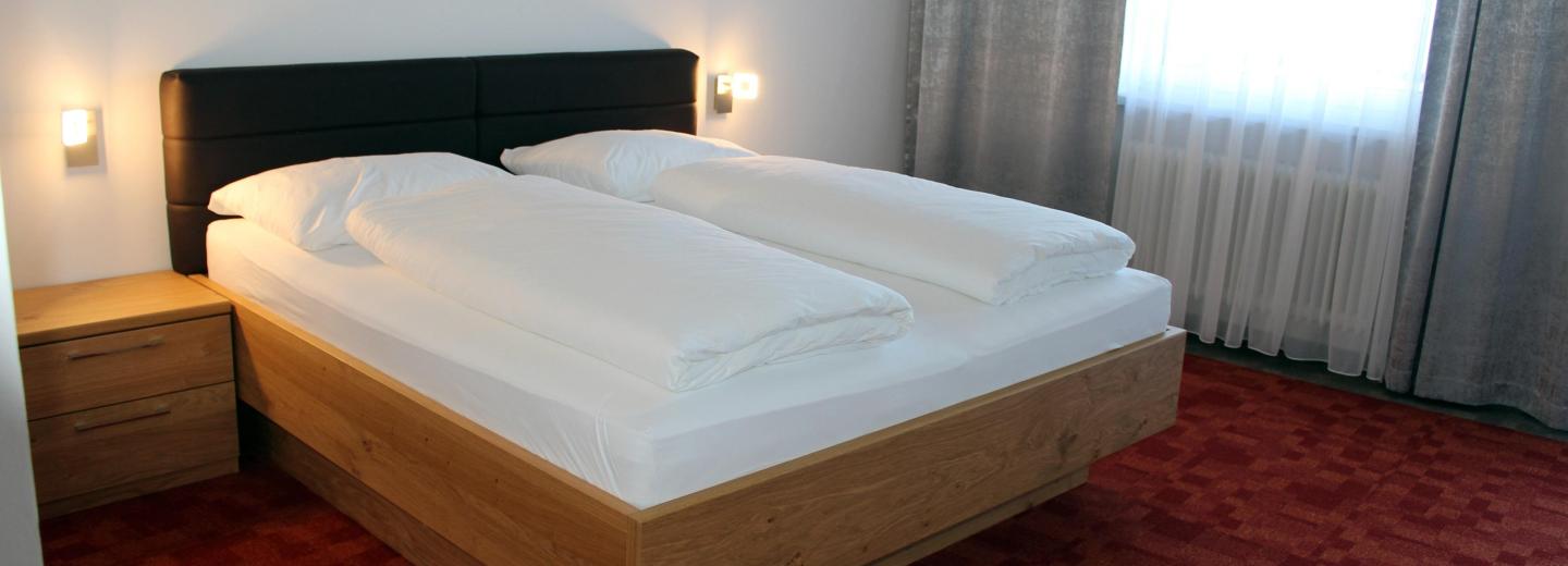 Szoba példa, kétágyas szoba erkéllyel