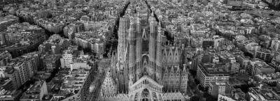 9835171/adobestock-258778963-sagrada-familia-von-oben_1772716487612.jpeg