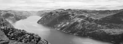 9835397/lysefjord-norwegen-gettyimages-471617792-erweitert_1773229910222.jpg