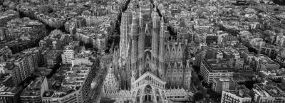 9835479/adobestock-258778963-sagrada-familia-von-oben_1773325617006.jpeg