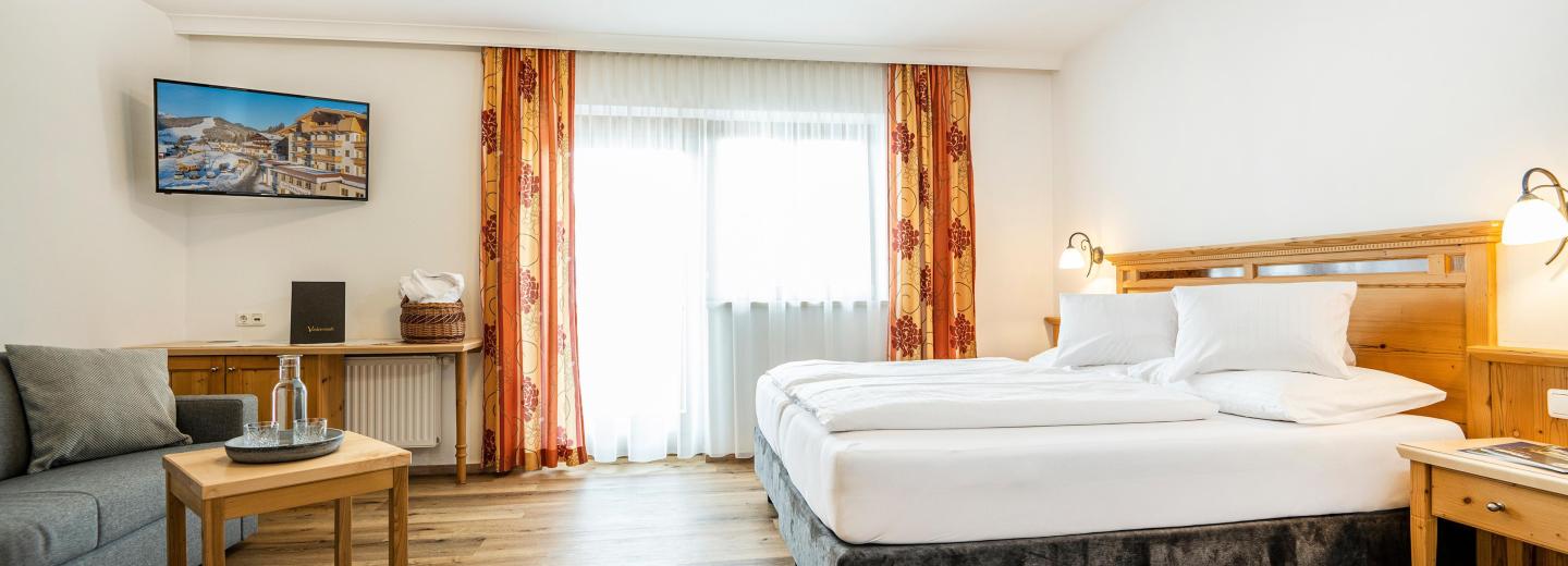 Szobapélda, erkélyes kétágyas szoba "Tristkogel"