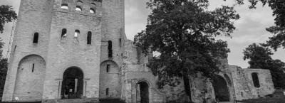 9846425/caudebec-en-caux-kloster-jumieges-au-enansicht-adobestock-53346858_1776938355617.jpeg