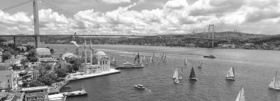 9862320/vbg221620-istanbul-mit-bosporus-bruecke_1777982517095.jpg