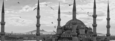 9862320/vbg32353-sonnenuntergang-ueber-der-blauen-moschee_1777982606801.jpg