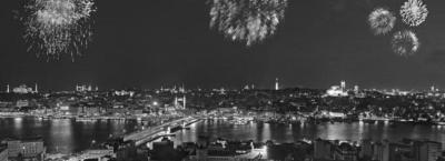 9875014/istanbul-feuerwerk-gettyimages-503193520-0-1779098363622_1779103349053.jpg