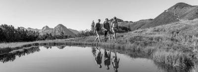9883679/20-flachau-wandern-aktive-people-panoramatour-1_1779806995278.jpg