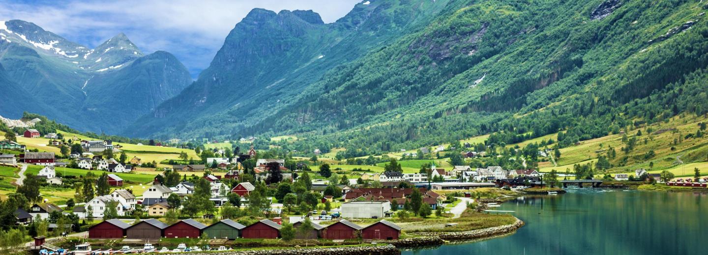 Norwegische Fjordlandschaft - Kreuzfahrt