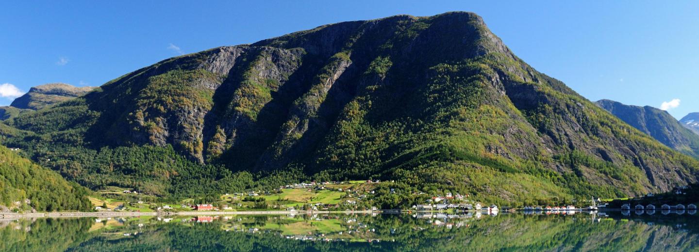 Norwegische Fjordlandschaft - Kreuzfahrt